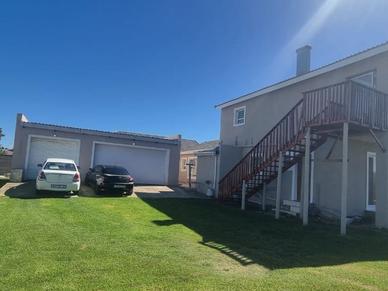 Spacious Ground Floor Apartment with Pool Access – to let in Central Jeffreys Bay - Photo 3