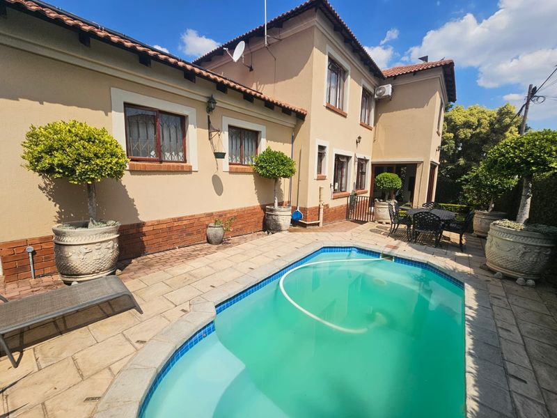 PRIME LOCATION, A DREAM TO COME TRUE!! - Photo 2