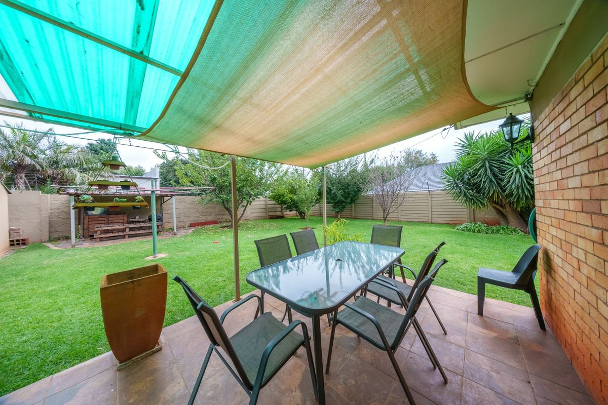 3 Bedroom House For Sale in Edendale  - Photo 3