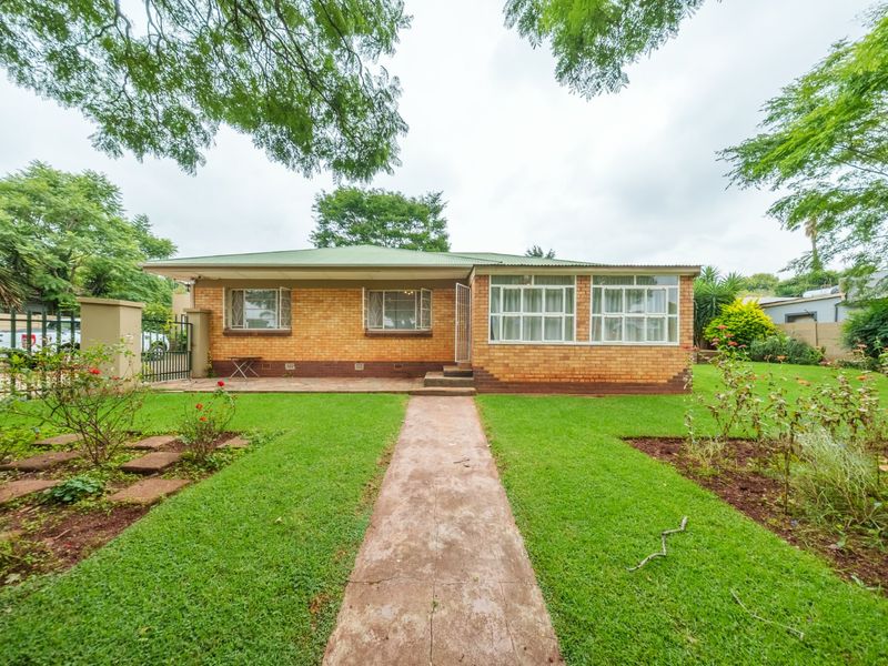 3 Bedroom House For Sale in Edendale  - Photo 1