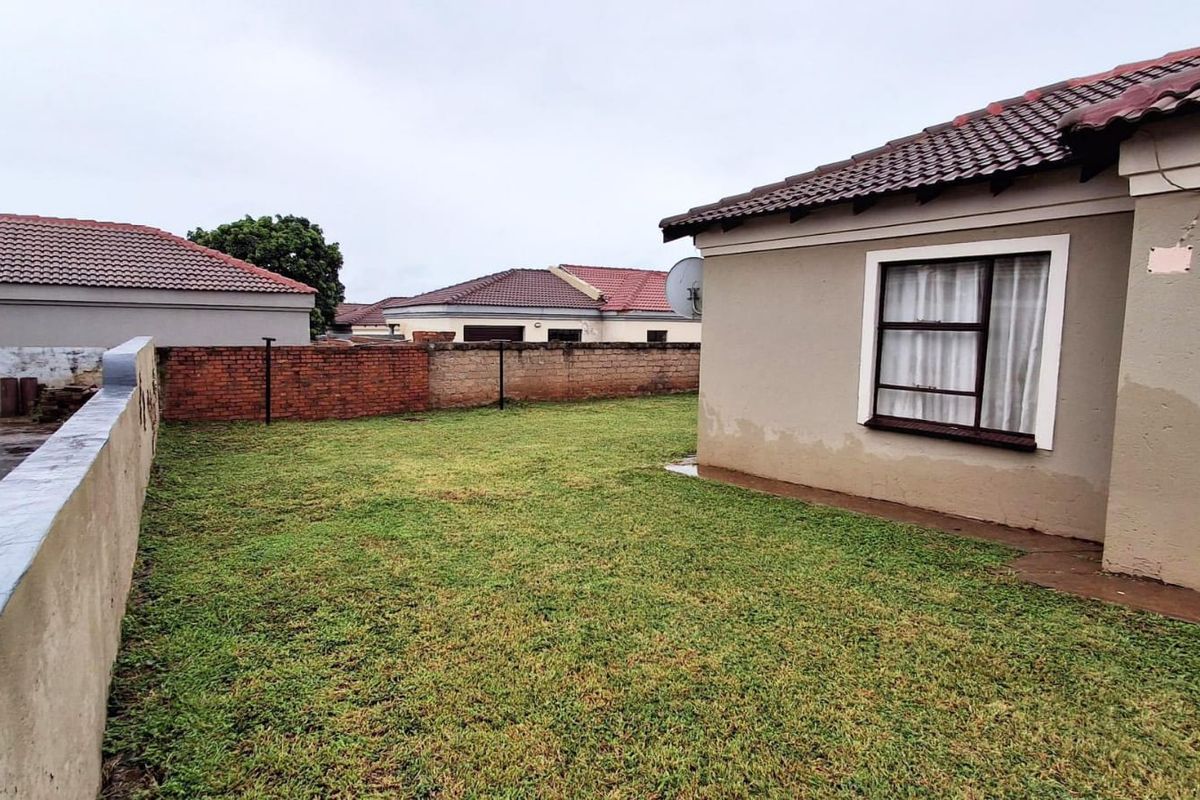 A 3 Bedroom House for Sale in The Orchards - Photo 2