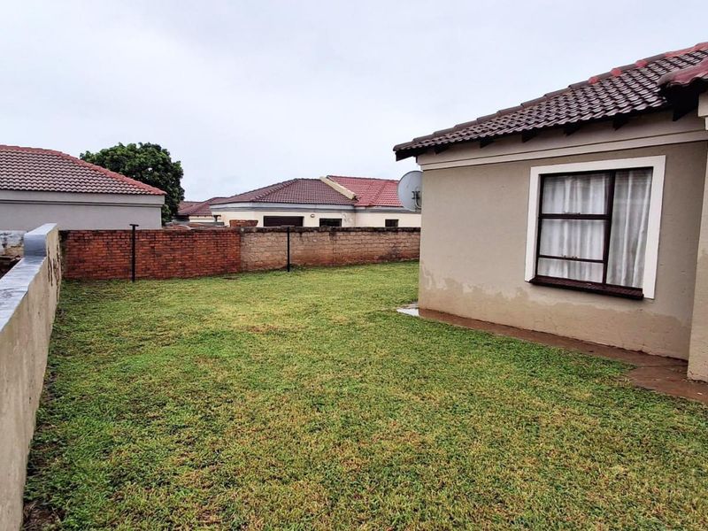 A 3 Bedroom House for Sale in The Orchards - Photo 2