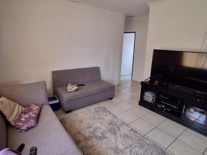 A 3 Bedroom House for Sale in The Orchards - Photo 5