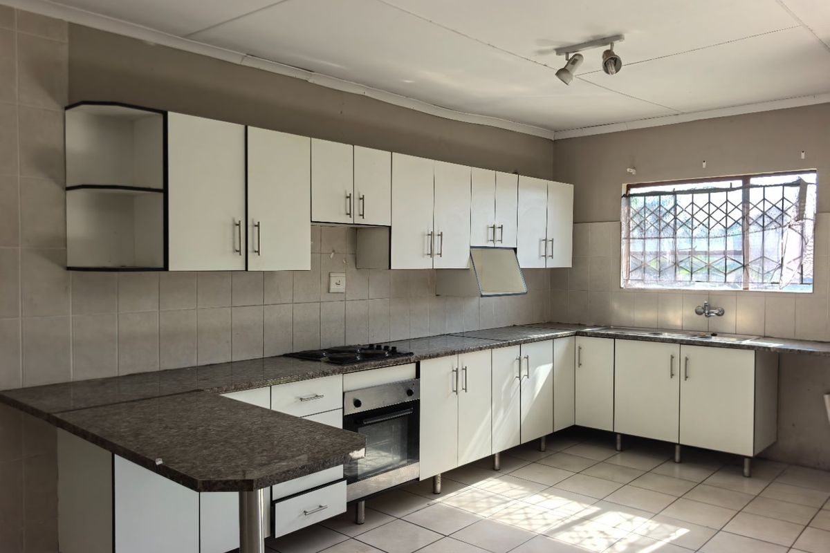 Well located Family Home - Great Value - Photo 4