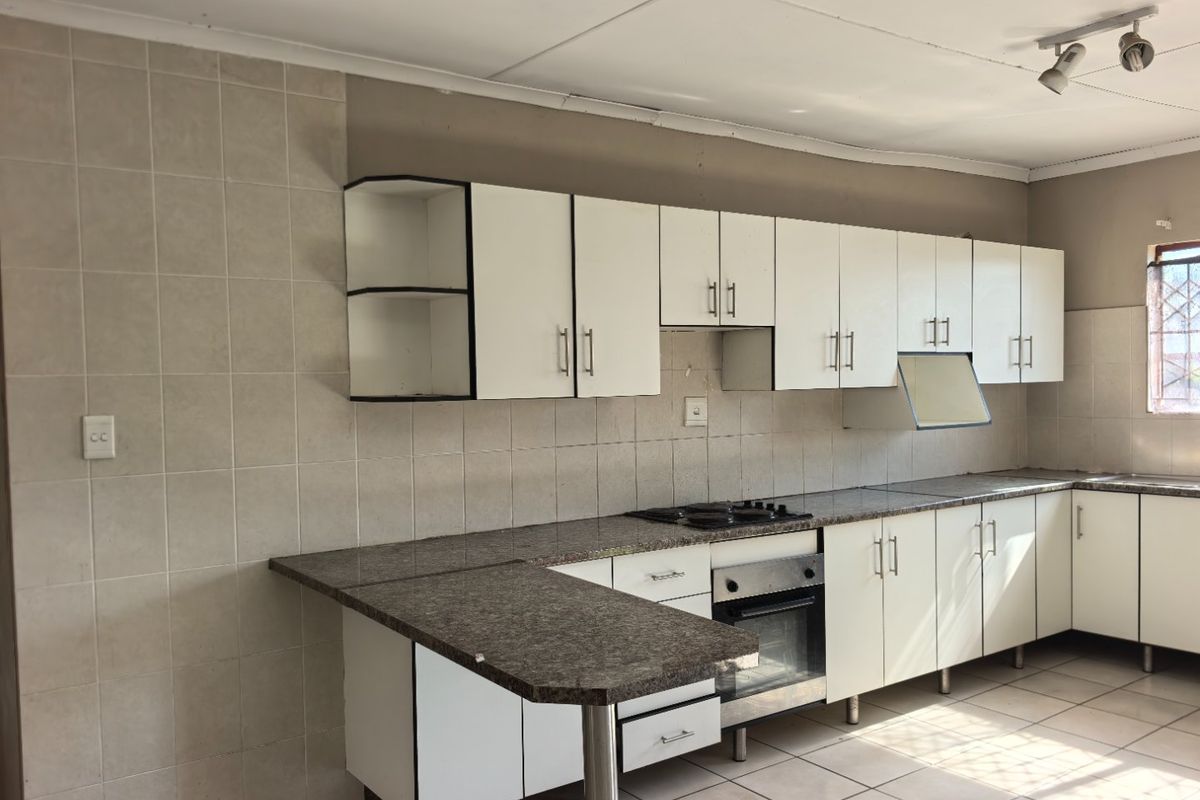 Well located Family Home - Great Value - Photo 5