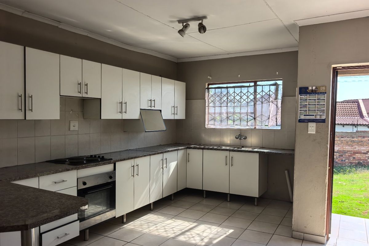 Well located Family Home - Great Value - Photo 3