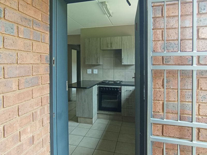 2 bedroom, 1 bathroom Apartment on the 1st FLOOR in La Montagne   - Photo 10