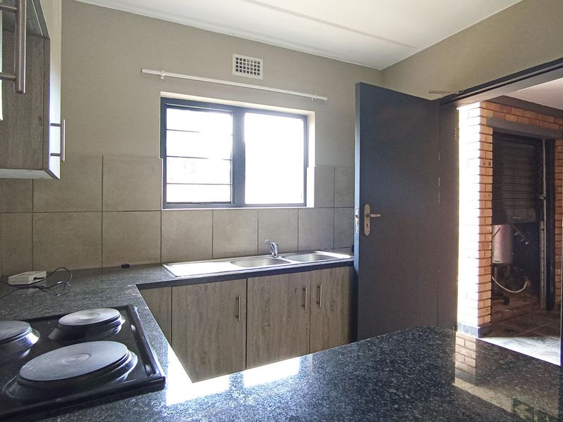 2 bedroom, 1 bathroom Apartment on the 1st FLOOR in La Montagne   - Photo 3