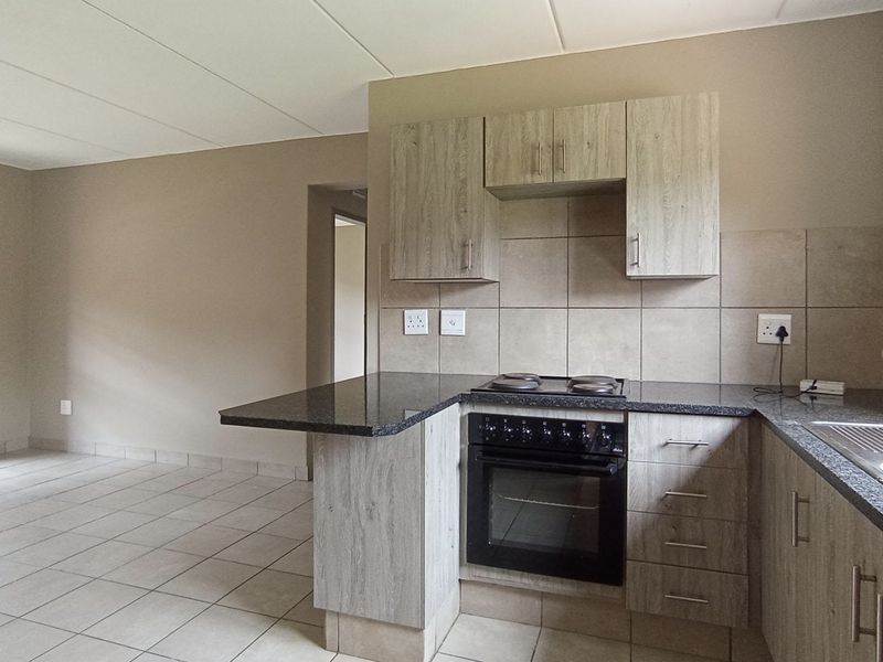 2 bedroom, 1 bathroom Apartment on the 1st FLOOR in La Montagne   - Photo 2