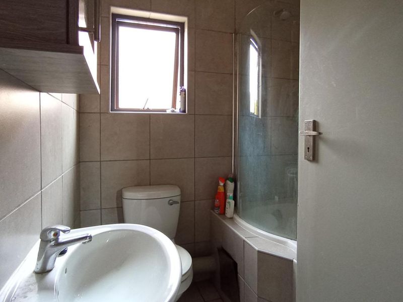 2 bedroom, 1 bathroom Apartment on the 1st FLOOR in La Montagne   - Photo 10