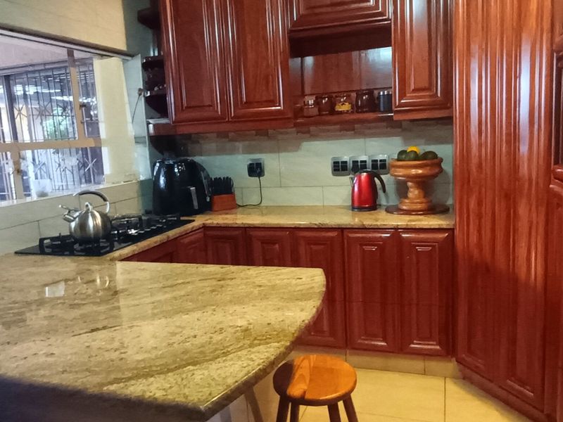 Three bedroom house with borehole and two flats for sale  - Photo 4