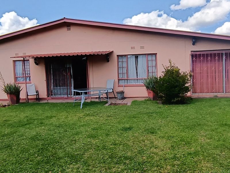 Three bedroom house with borehole and two flats for sale  - Photo 1