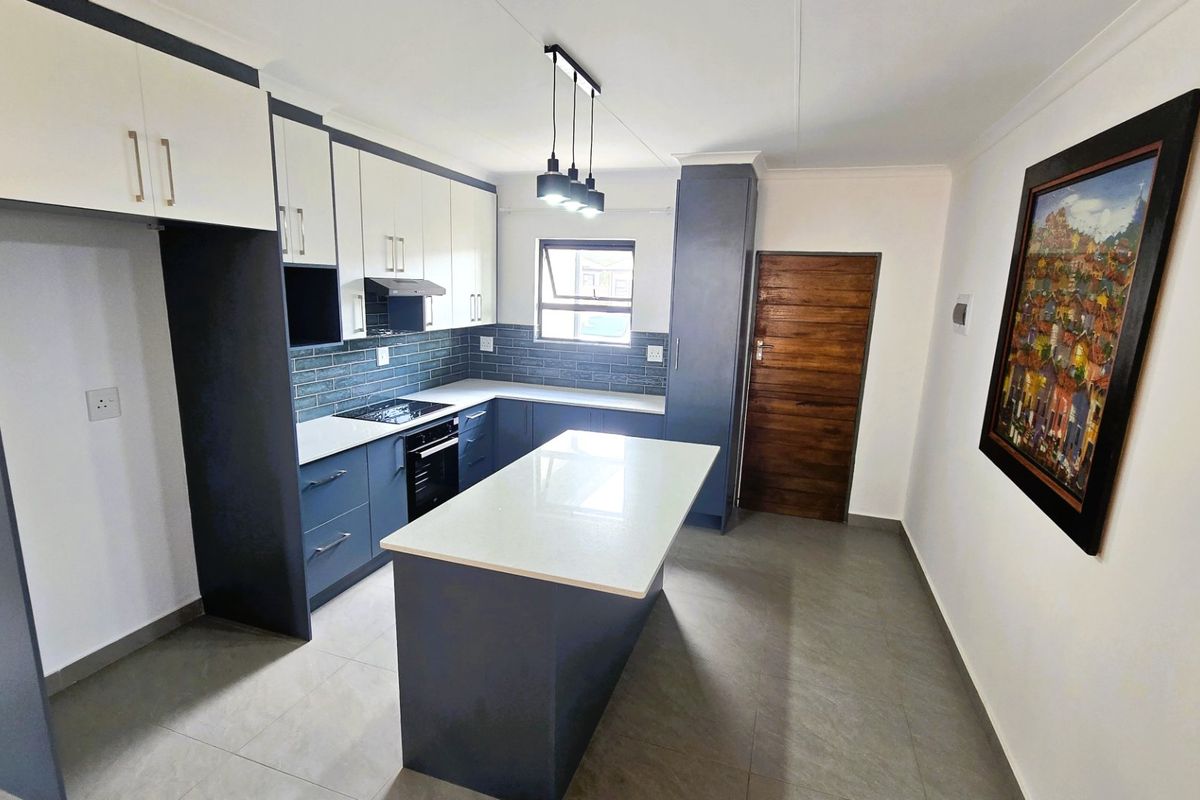 Brand-New 3 Bedroom 2 Bathroom Full Title Family Home for Sale in Rayton - Photo 4