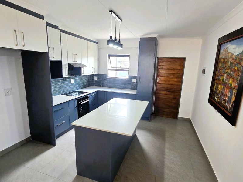 Brand-New 3 Bedroom 2 Bathroom Full Title Family Home for Sale in Rayton - Photo 4