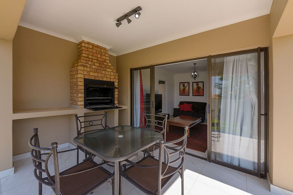 Brand-New 3 Bedroom 2 Bathroom Full Title Family Home for Sale in Rayton - Photo 3