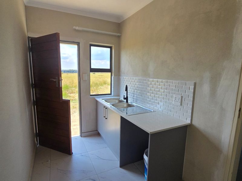 Brand-New 3 Bedroom 2 Bathroom Full Title Family Home for Sale in Rayton - Photo 5