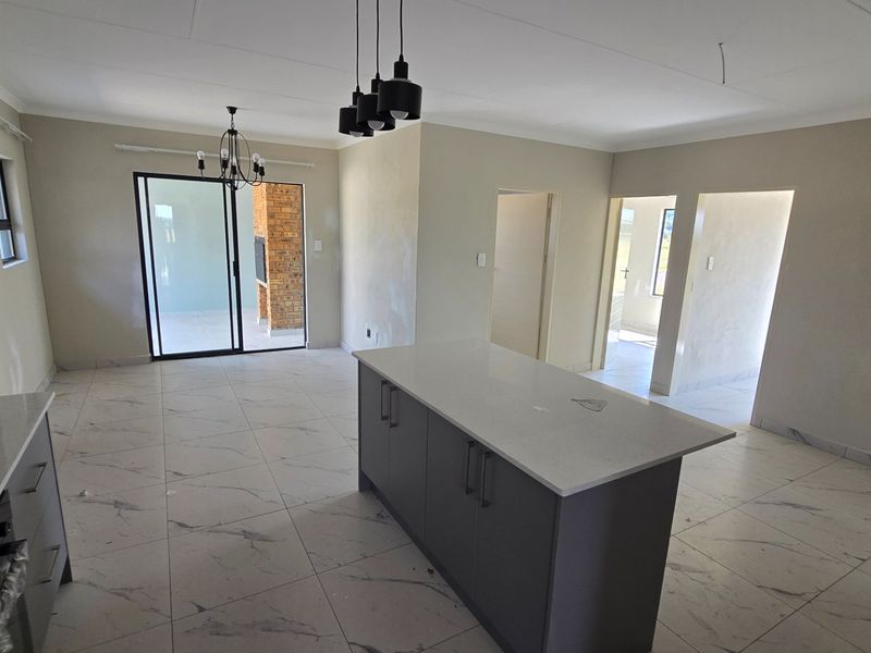 Brand-New 3 Bedroom 2 Bathroom Full Title Family Home for Sale in Rayton - Photo 7