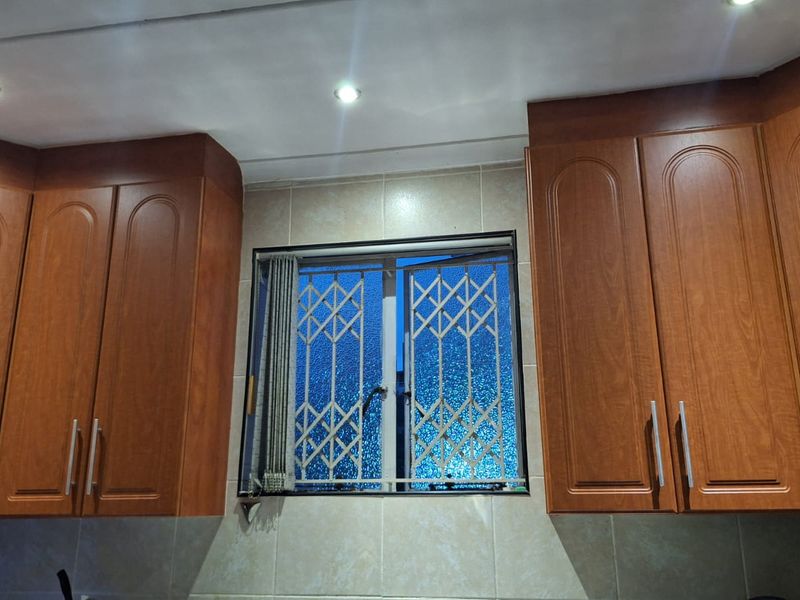 SECURE SOUGHT AFTER COMPLEX - Photo 7