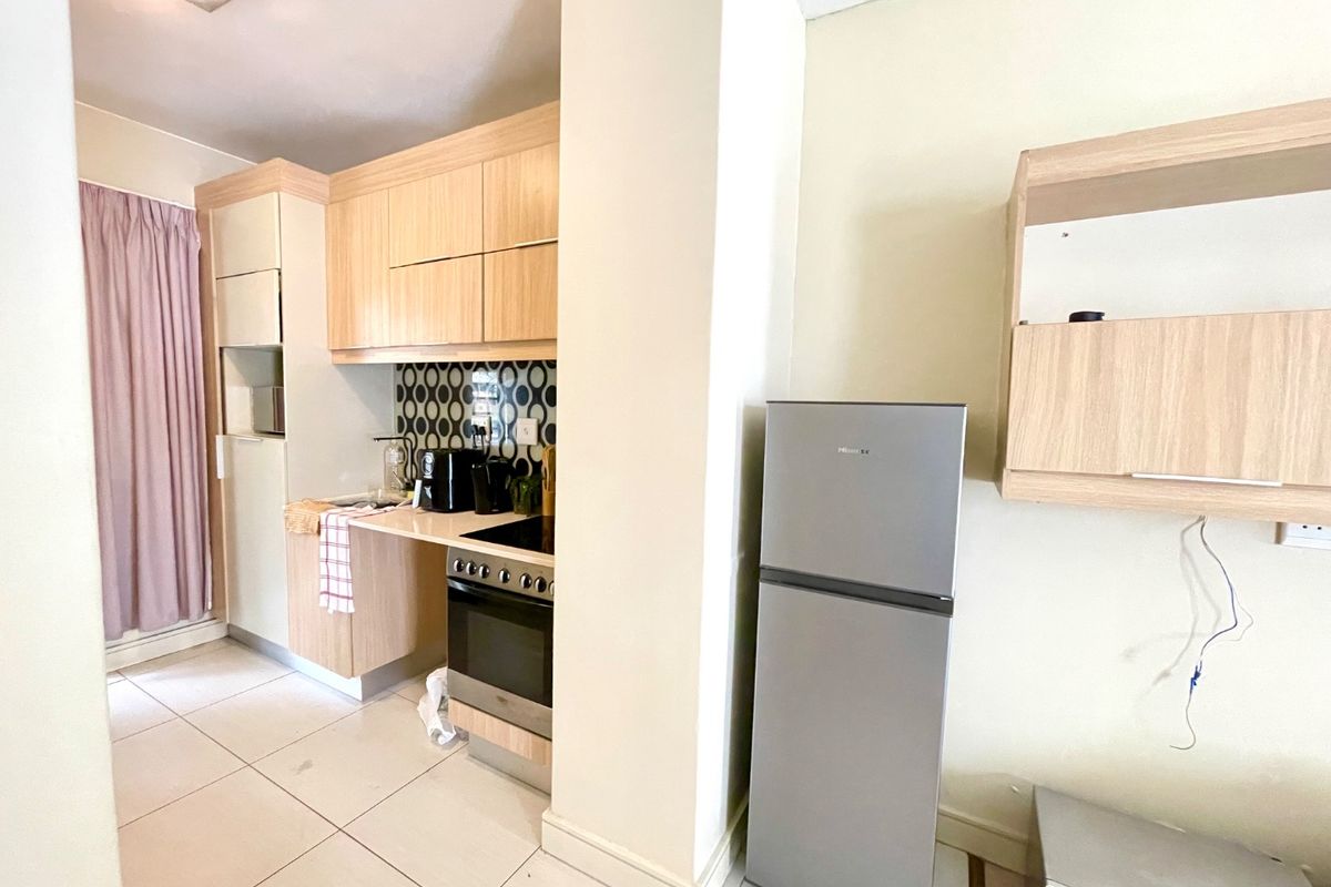 1 Bedroom 1 Bathroom Apartment for Sale - Photo 2