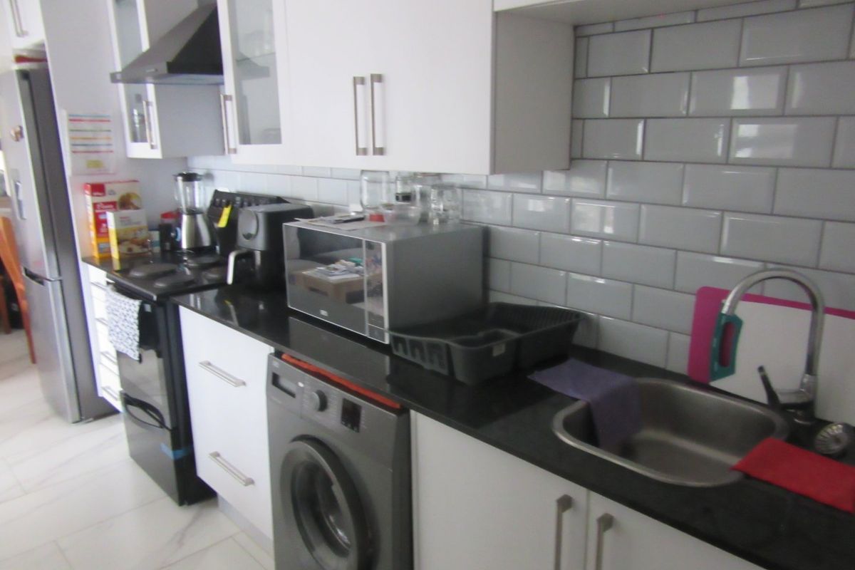 Coastal Flat with Large Terrace , walking distance to the beach - Photo 2