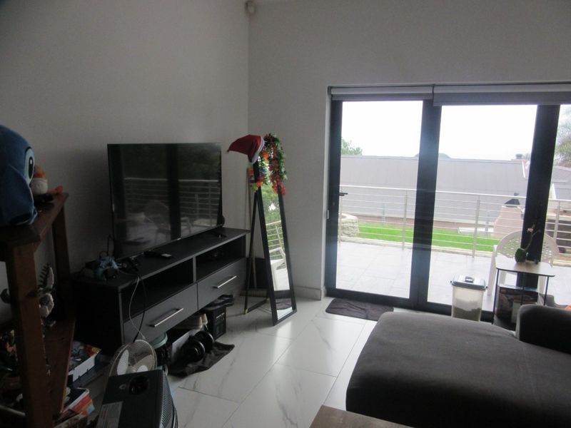 Coastal Flat with Large Terrace and Modern Kitchen - Photo 4