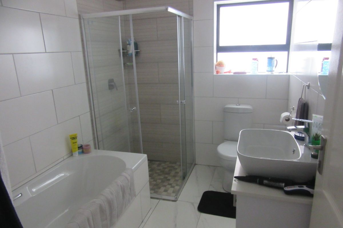 Coastal Flat with Large Terrace , walking distance to the beach - Photo 3