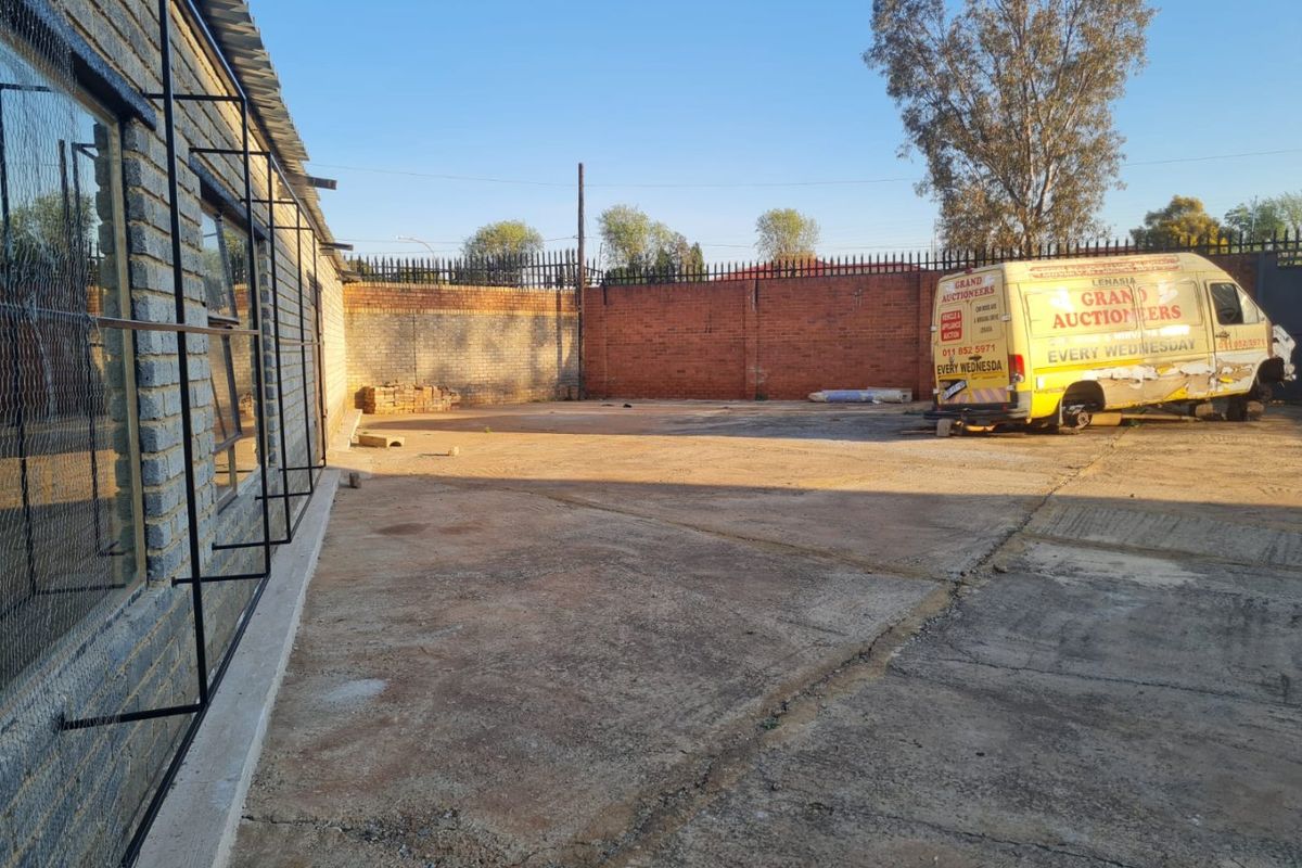 Well located and very lucrative site for sale. - Photo 3