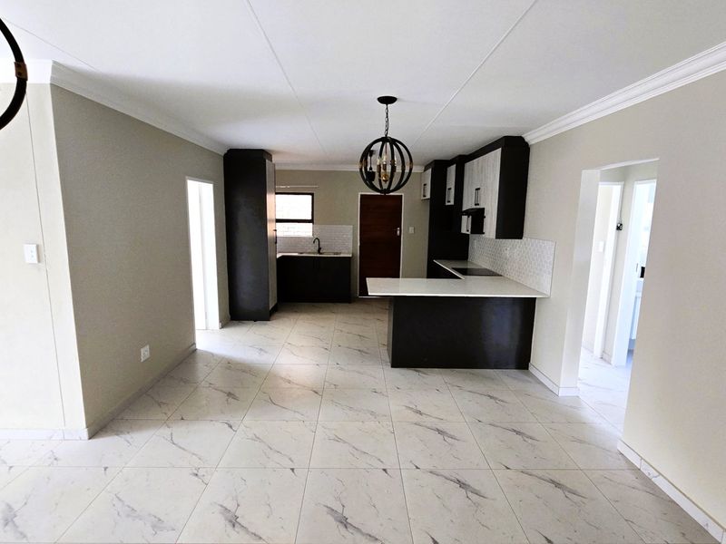 Stylish Family Home with Double Garage in Prime Heatherview, Akasia – Comfort, Space & Entertainment Combined! - Photo 8