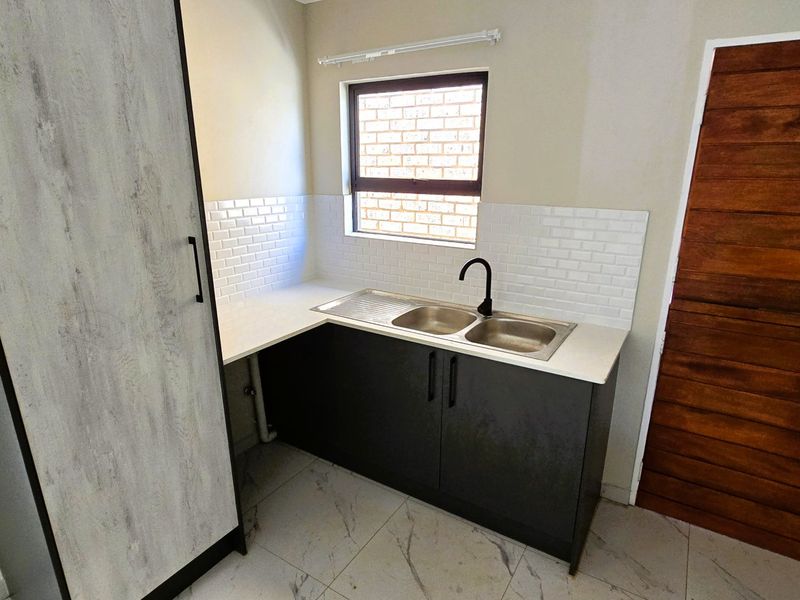 Stylish Family Home with Double Garage in Prime Heatherview, Akasia – Comfort, Space & Entertainment Combined! - Photo 6