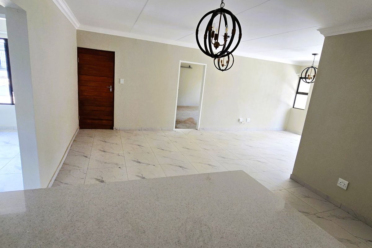 Stylish Family Home with Double Garage in Prime Heatherview, Akasia – Comfort, Space & Entertainment Combined! - Photo 5