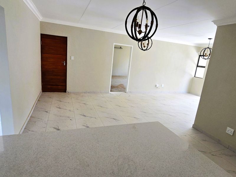 Stylish Family Home with Double Garage in Prime Heatherview, Akasia – Comfort, Space & Entertainment Combined! - Photo 5