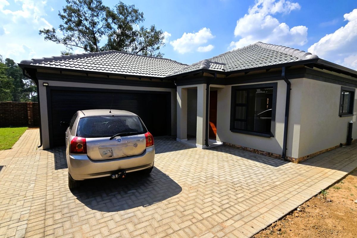 Stylish Family Home with Double Garage in Prime Heatherview, Akasia – Comfort, Space & Entertainment Combined! - Photo 3