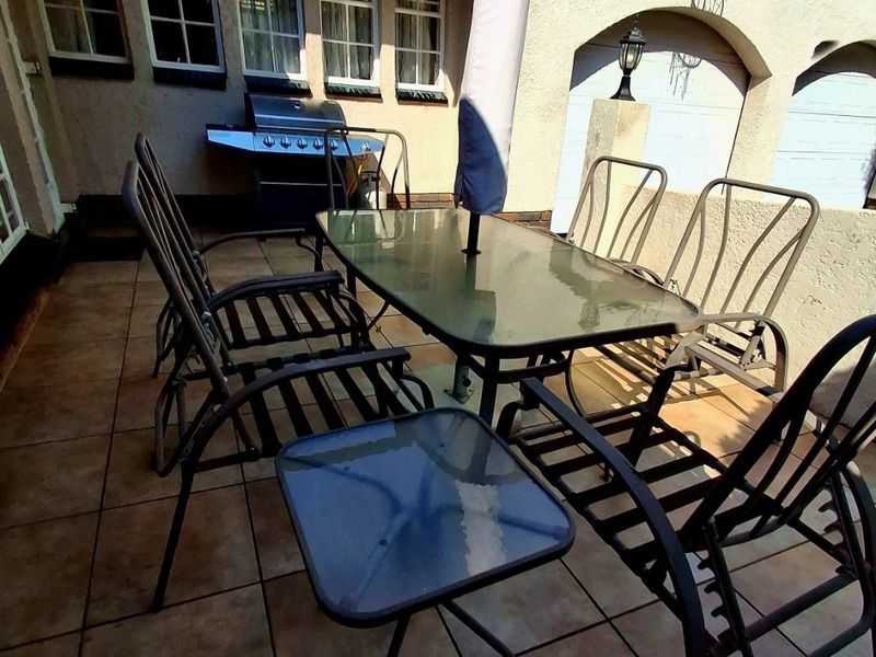 4 Bedroom House For Sale In Flamwood  - Photo 5