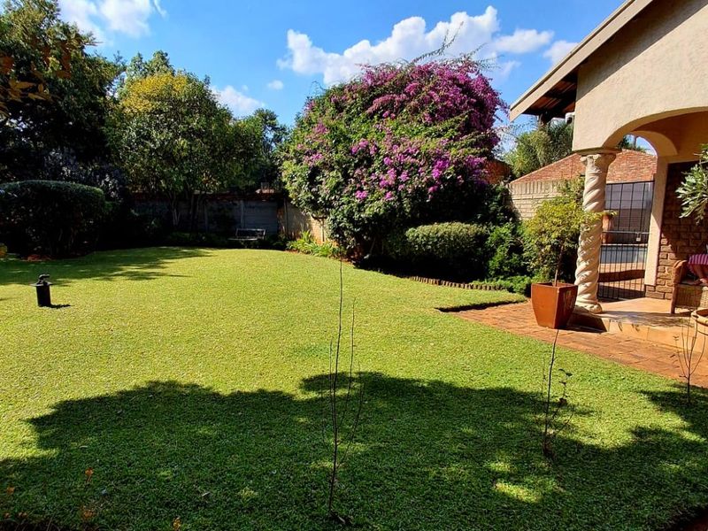 4 Bedroom House For Sale In Flamwood  - Photo 2
