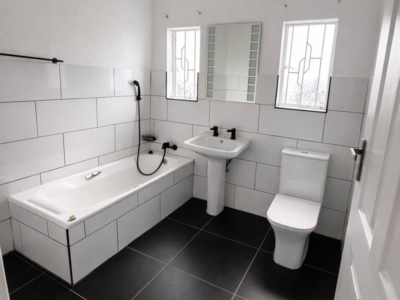 Four bedrooms, three-bathroom, stanning house at The Reeds, Centurion, available for rent - Photo 8