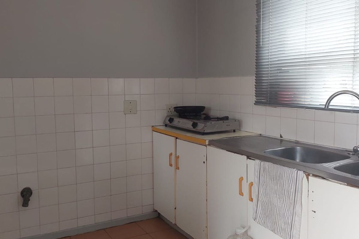 Charming Malabar home with open plan living - Photo 5