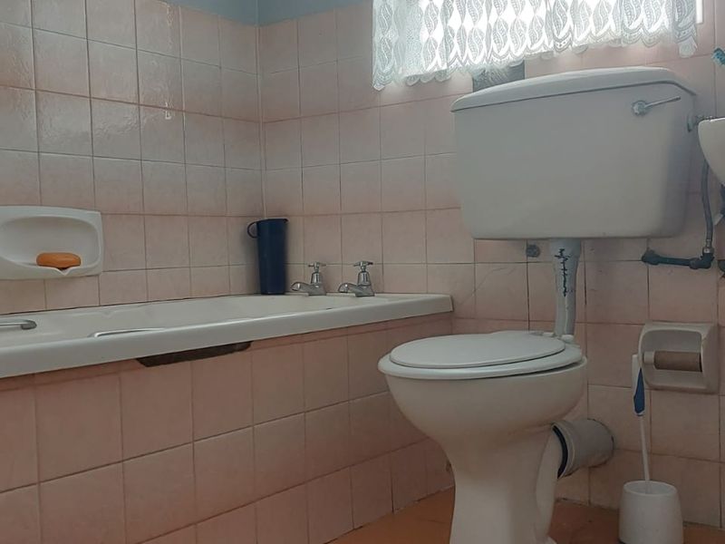 Charming Malabar home with open plan living - Photo 8