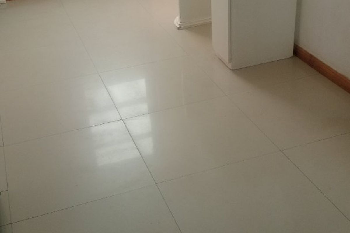 Modern & Neat- 3 Bedroom Apartment in Secure Complex in Ottery - Photo 5