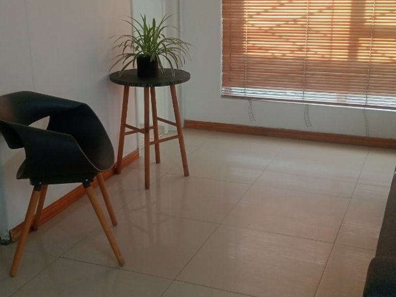 Modern & Neat- 3 Bedroom Ground Floor Apartment in Secure Complex in Ottery - Photo 2