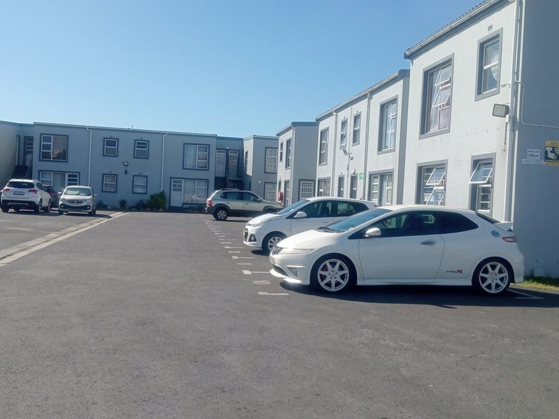 Modern & Neat- 3 Bedroom Ground Floor Apartment in Secure Complex in Ottery - Photo 7