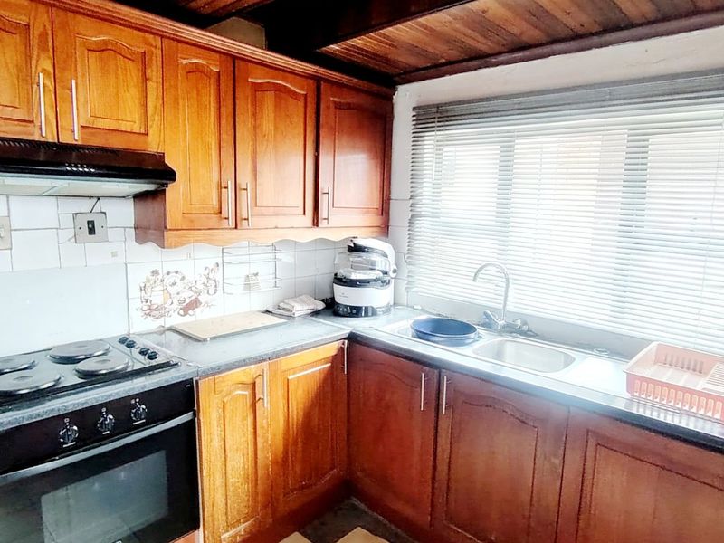 4 bedroom house for sale Mdantsane NU12 - Photo 3