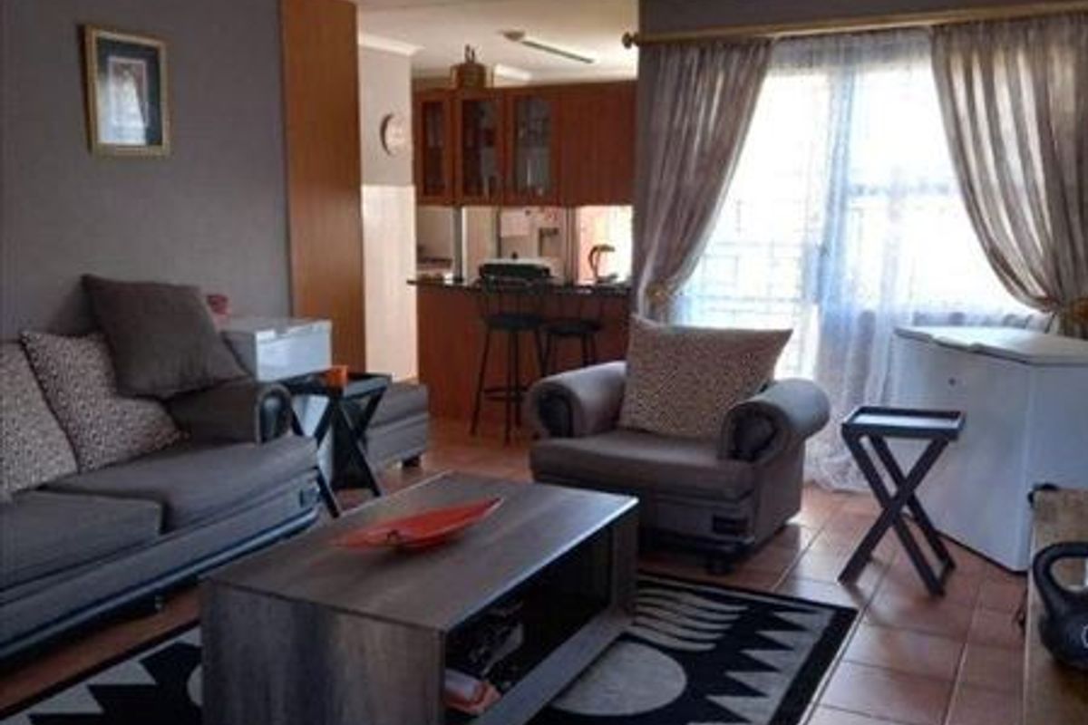 Spacious Family Home with Modern Comforts - Photo 3