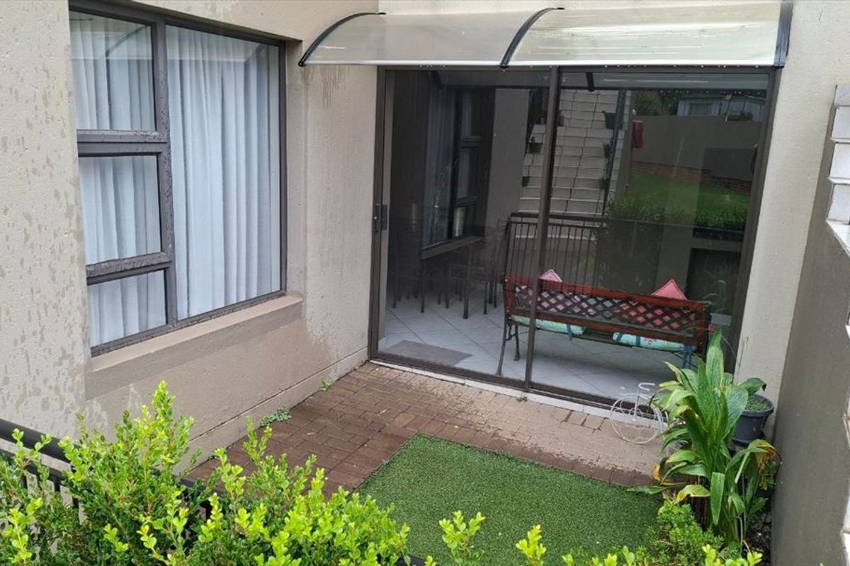 Comfortable and Well-Designed Home - Photo 3