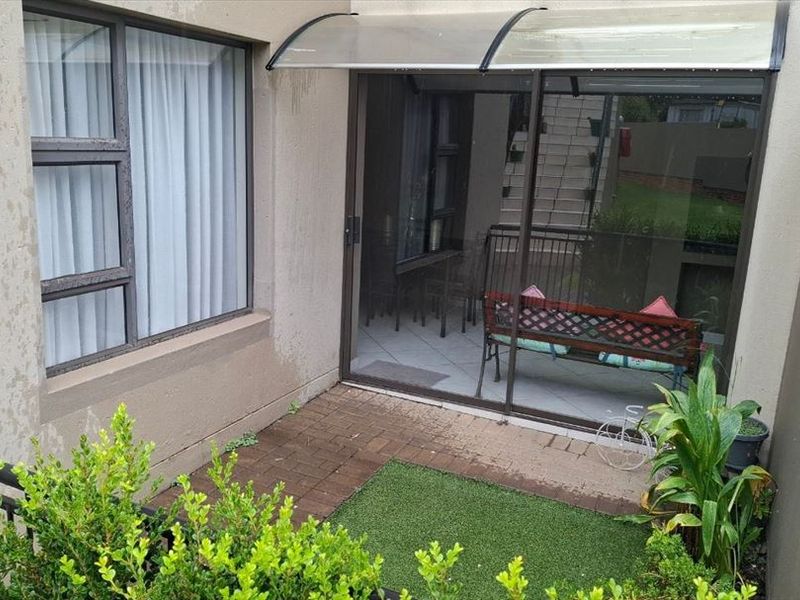 Comfortable and Well-Designed Home - Photo 3