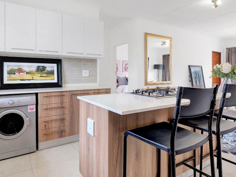 2 Bedroom 2 Bathroom Apartment to rent at Founders Hill Crescent! - Photo 4