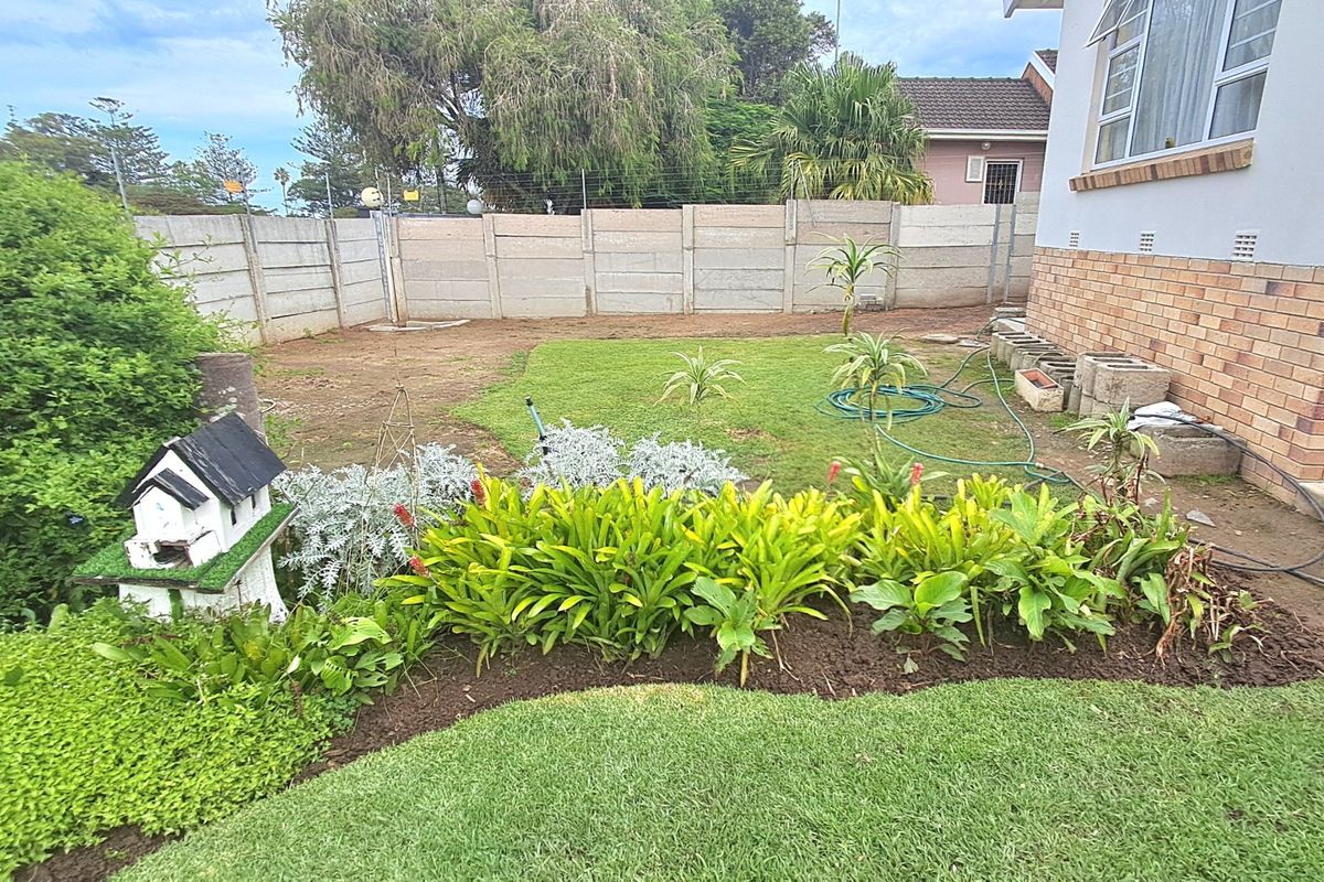 Elegant Modern Home with Exceptional Entertainment & Income Potential - Photo 4