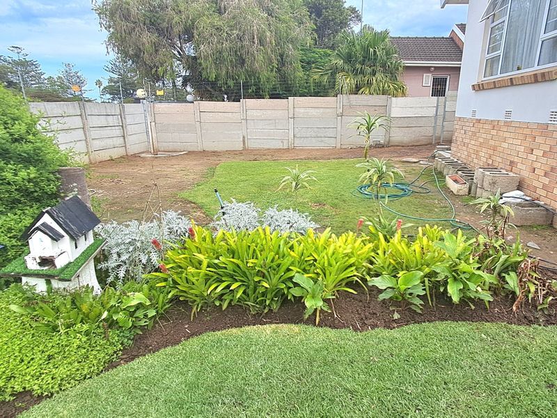 Elegant Modern Home with Exceptional Entertainment & Income Potential - Photo 4