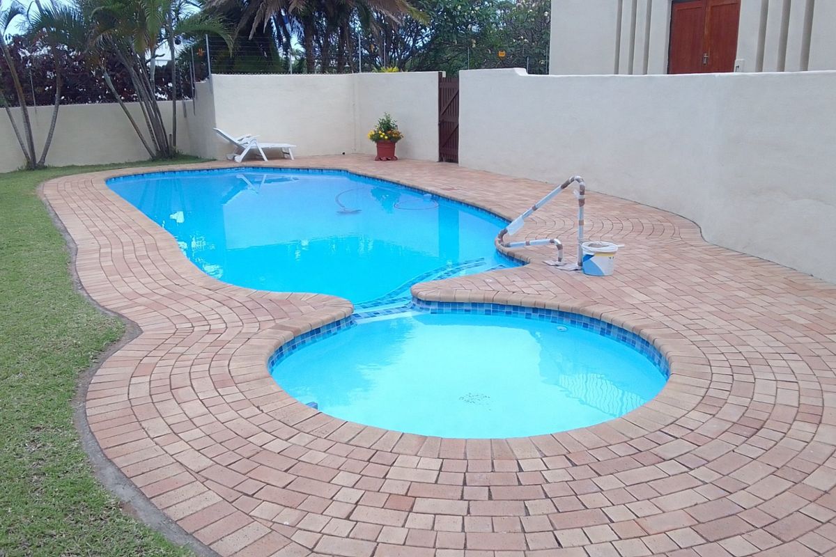 To let in Umhlanga - Furnished 2 bedroom garden apartment. - Photo 3