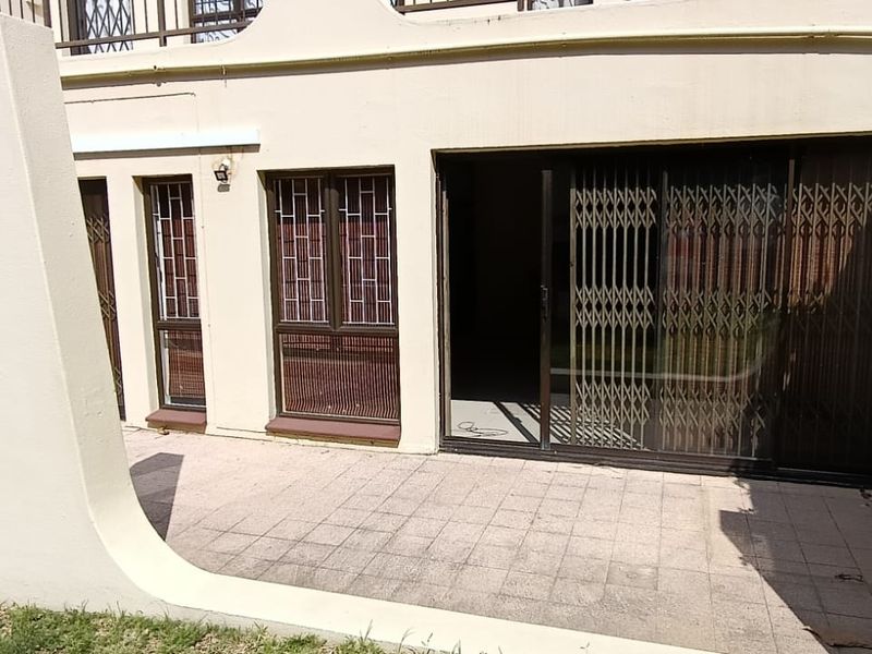 To let in Umhlanga - Furnished 2 bedroom garden apartment. - Photo 5