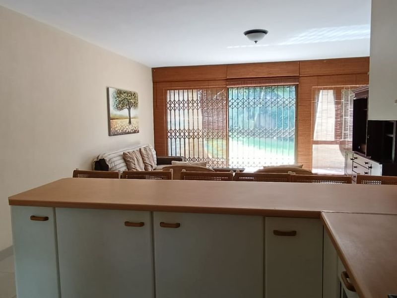 To let in Umhlanga - Furnished 2 bedroom garden apartment. - Photo 8
